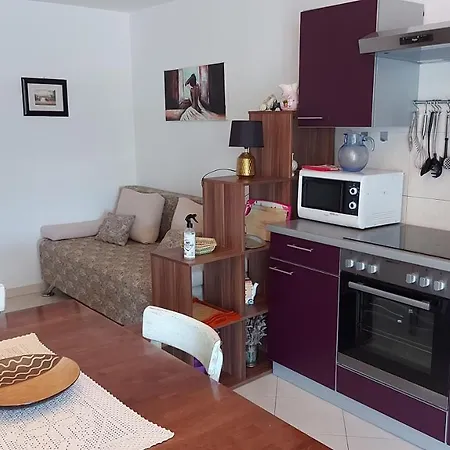 شقة Krivicic كريس